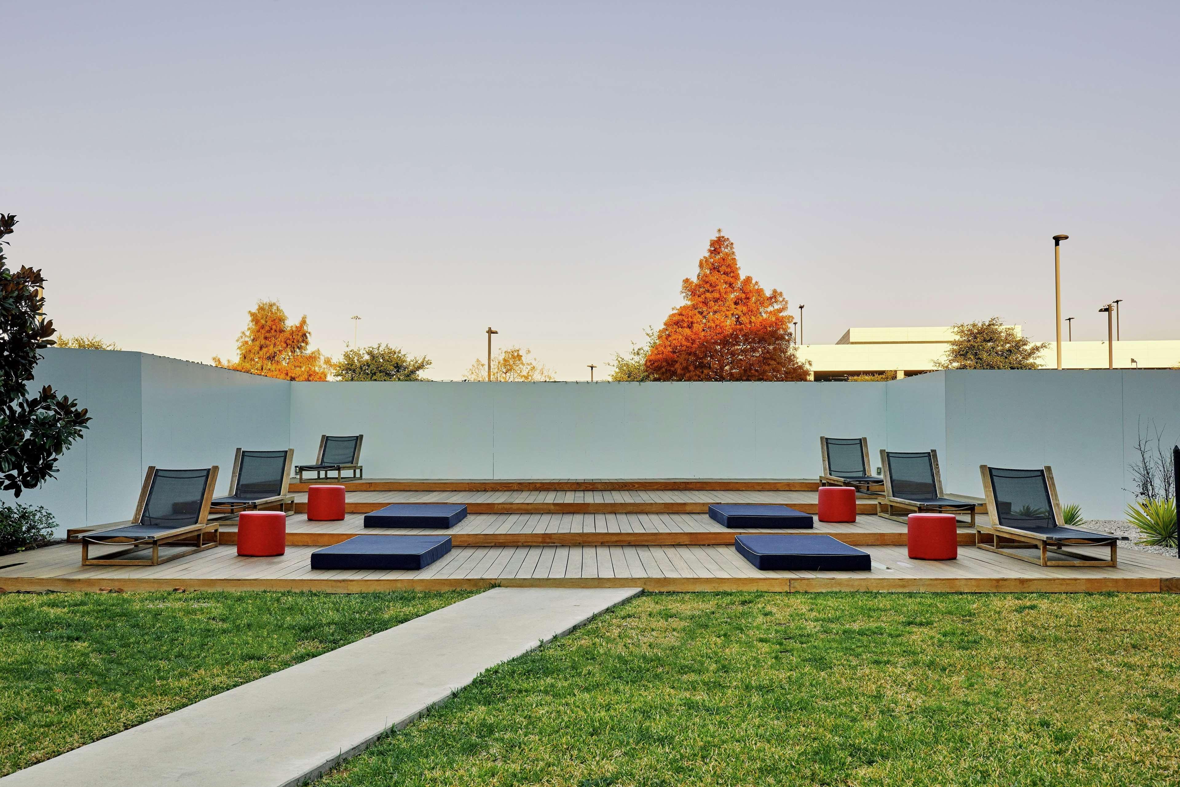 Nylo Las Colinas Hotel, Tapestry Collection By Hilton Irving Exterior photo